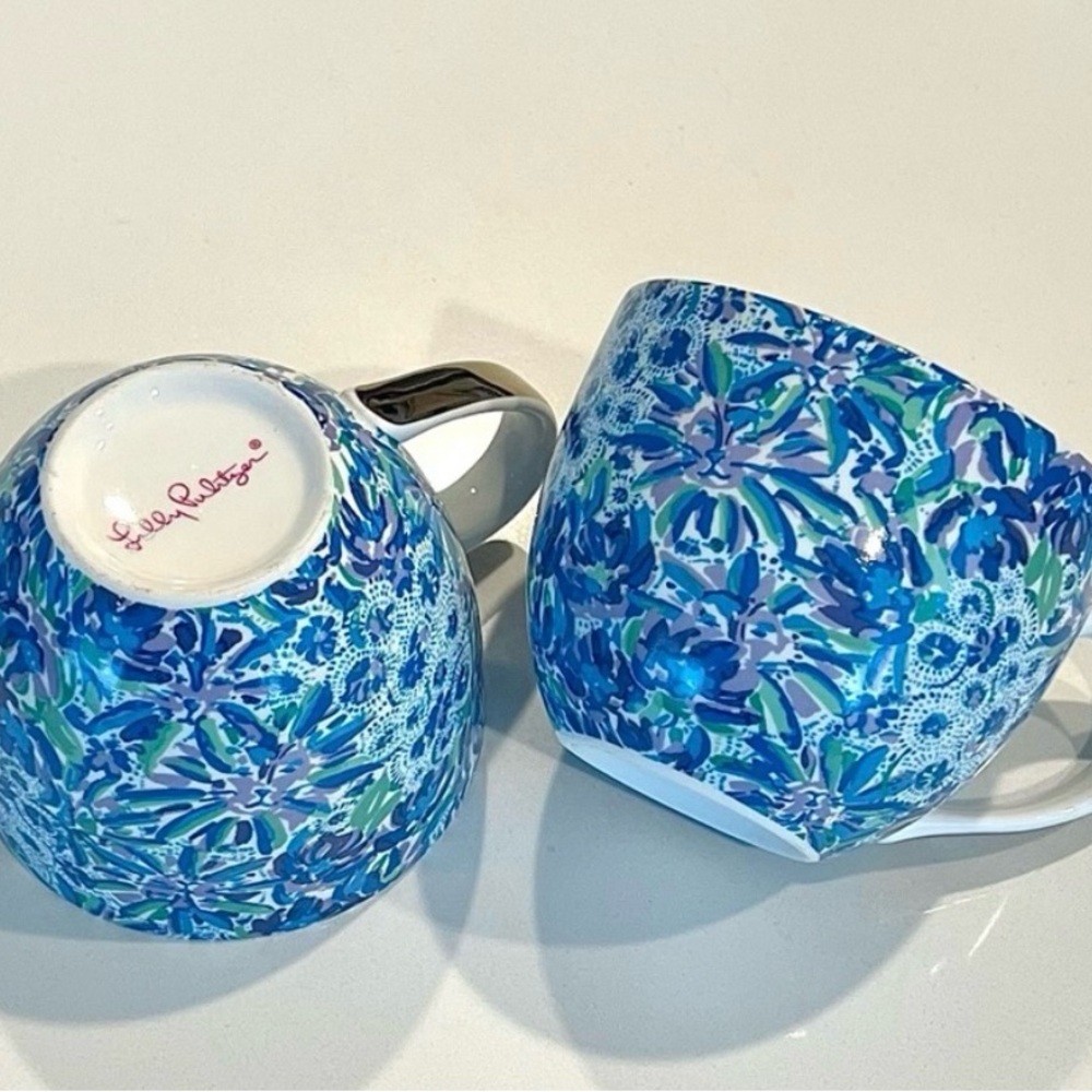 LILLY PULITZER BLUE LION AROUND COFFEE MUG SET